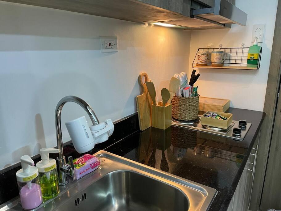 Apartment 1br Near Megamall, Boni & Shaw Mrt Station Manila
