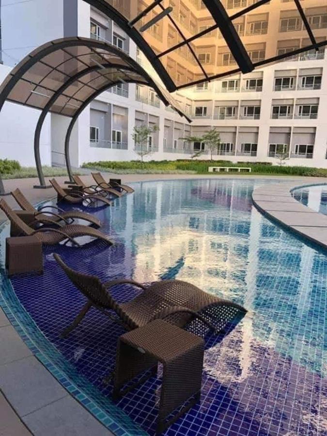 Fully Furnished Studio With Balcony In Air Residences Makati Philippines