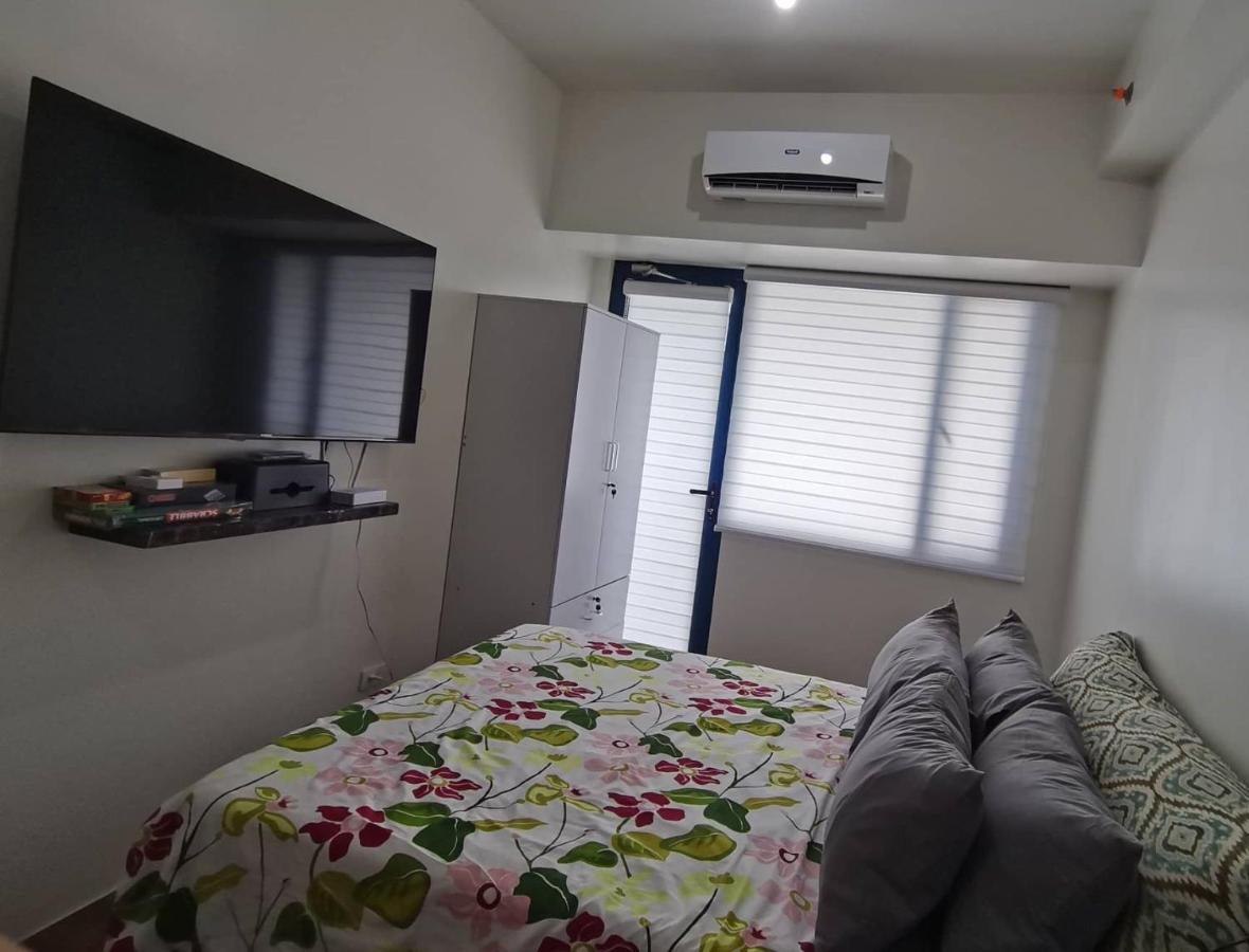 Fully Furnished Studio With Balcony In Air Residences Makati Philippines *