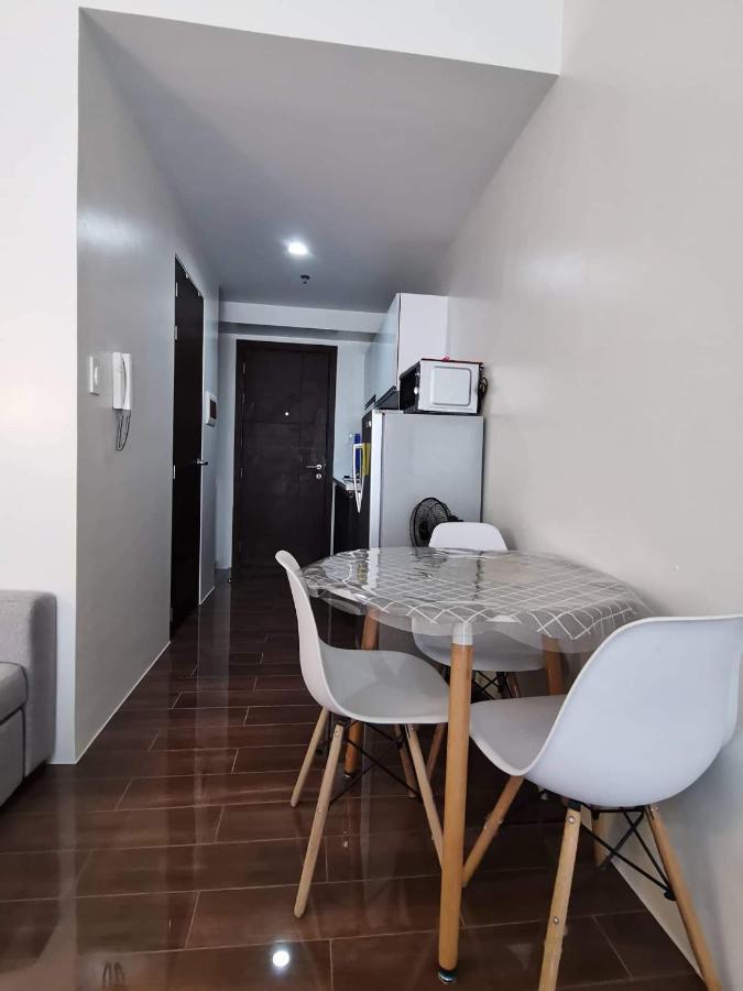 Aparthotel Fully Furnished Studio With Balcony In Air Residences Makati Philippines *