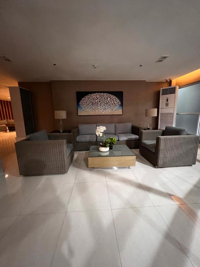 Shell Residences Mall Of Asia Apartment *