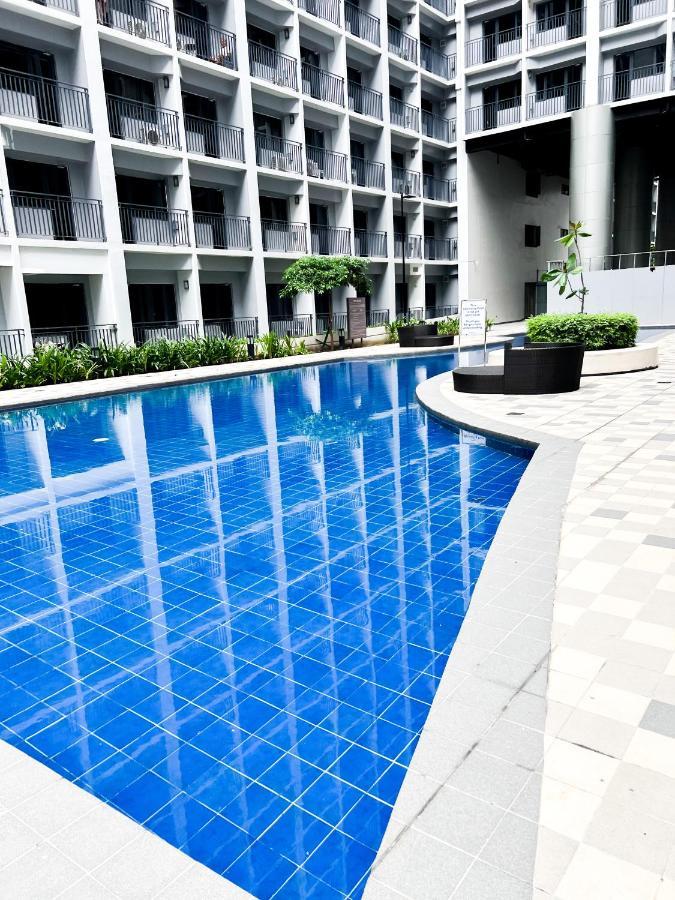 Steff's 1291 @ Shore 2 Pasay Apartment Manila