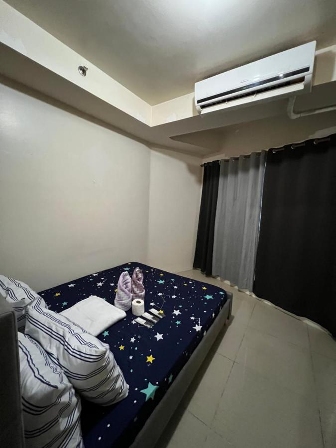 Shell Residences Mall Of Asia *