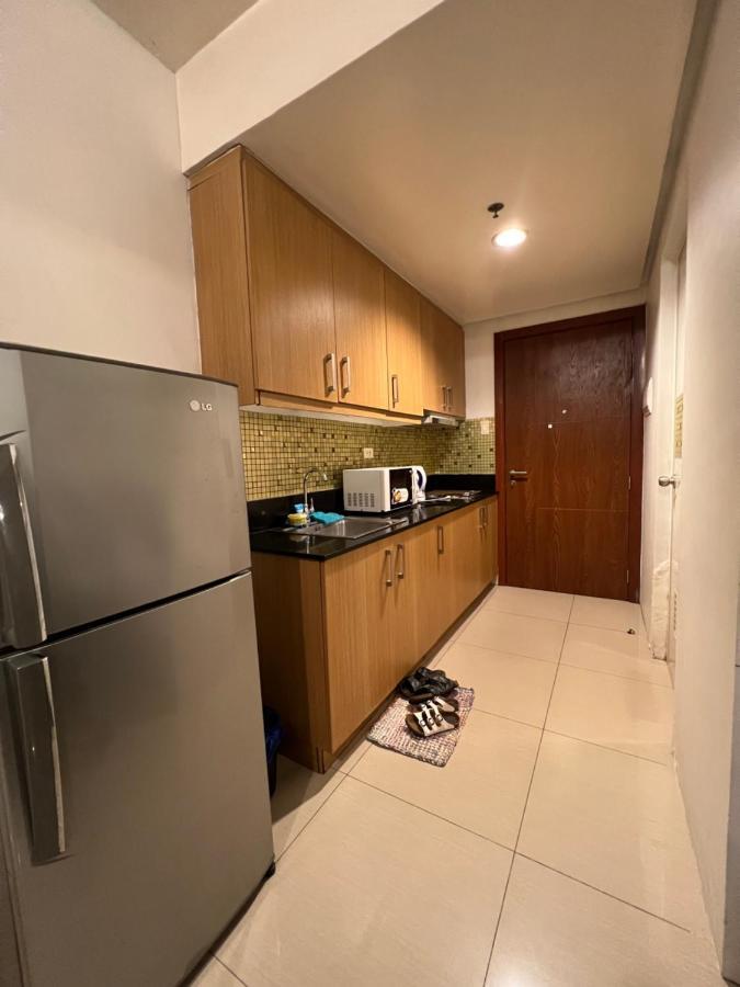 Shell Residences Mall Of Asia Apartment *