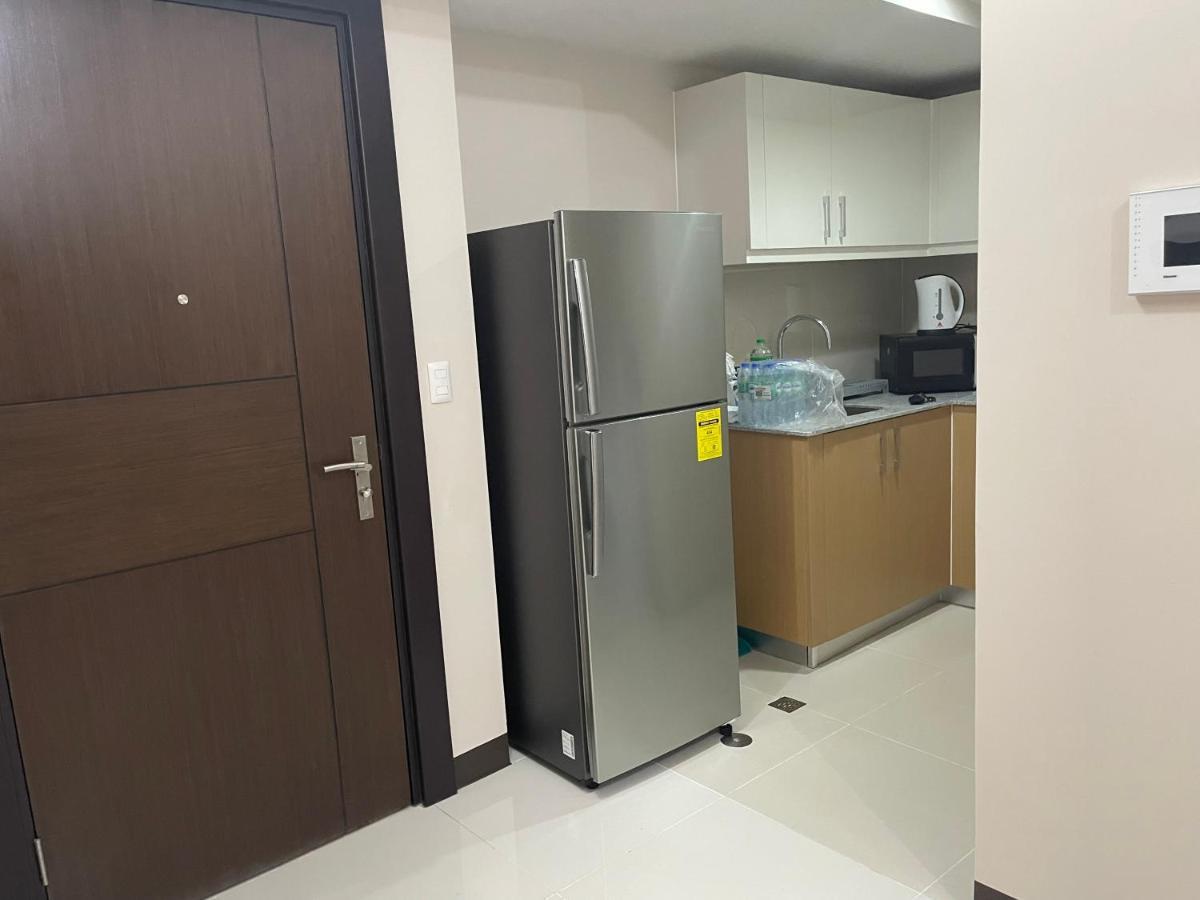 1 Bedroom Uptown Parksuites Bgc, High Floor, Morning Sun Manila