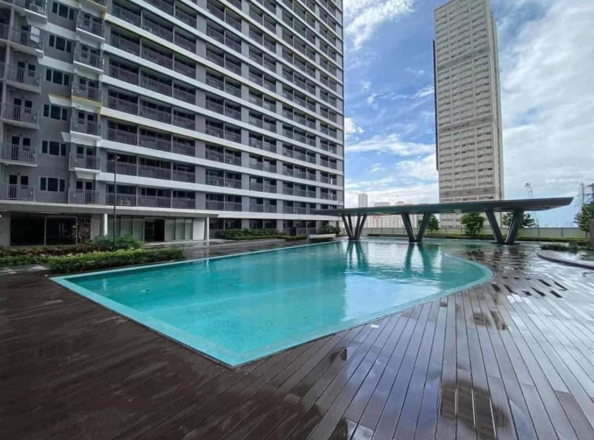 Cozy Bedroom Fame Greenfield Edsa Mrt Shaw