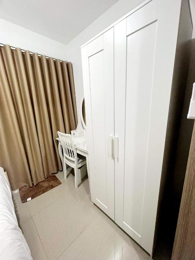 Steff's 1291 @ Shore 2 Pasay Apartment *