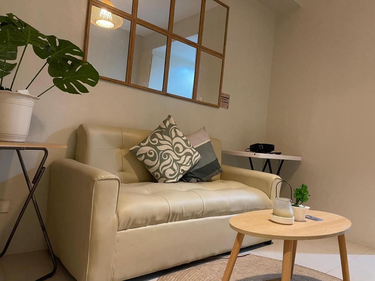 Apartment Premiere Haven At Sea Residences Condominium Manila