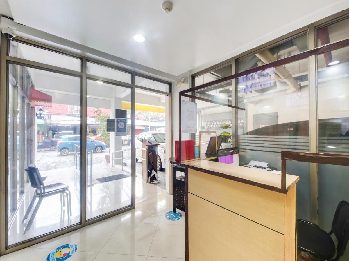 Oyo 893 Dian Makati *
