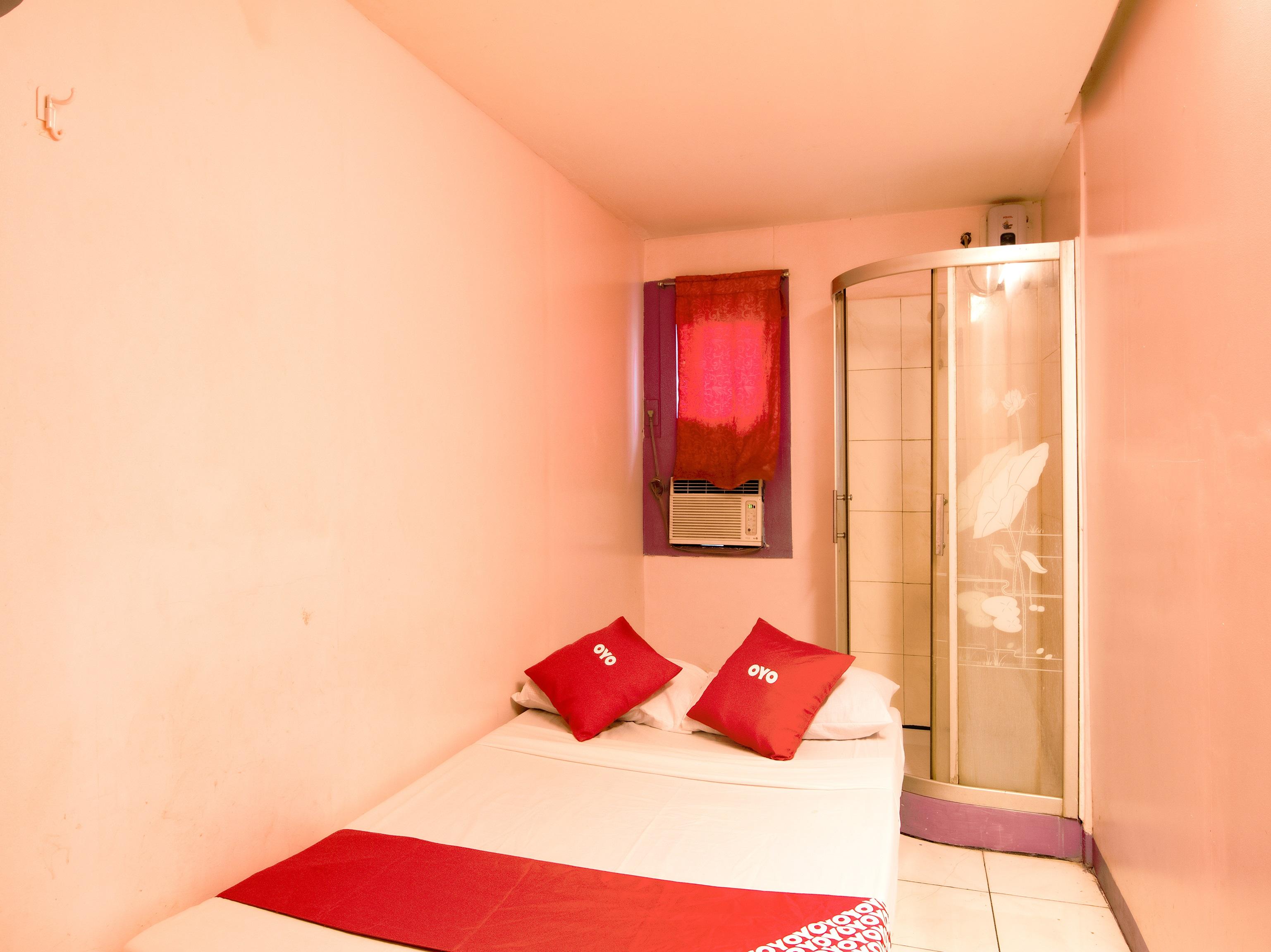 Oyo 790 Mango Hotel 2*