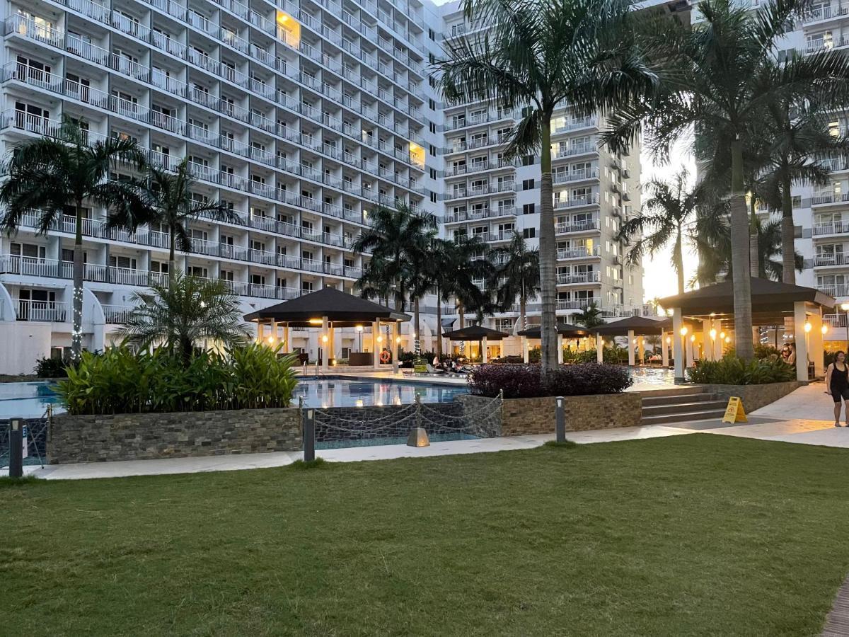 Staycation Shell Residences *