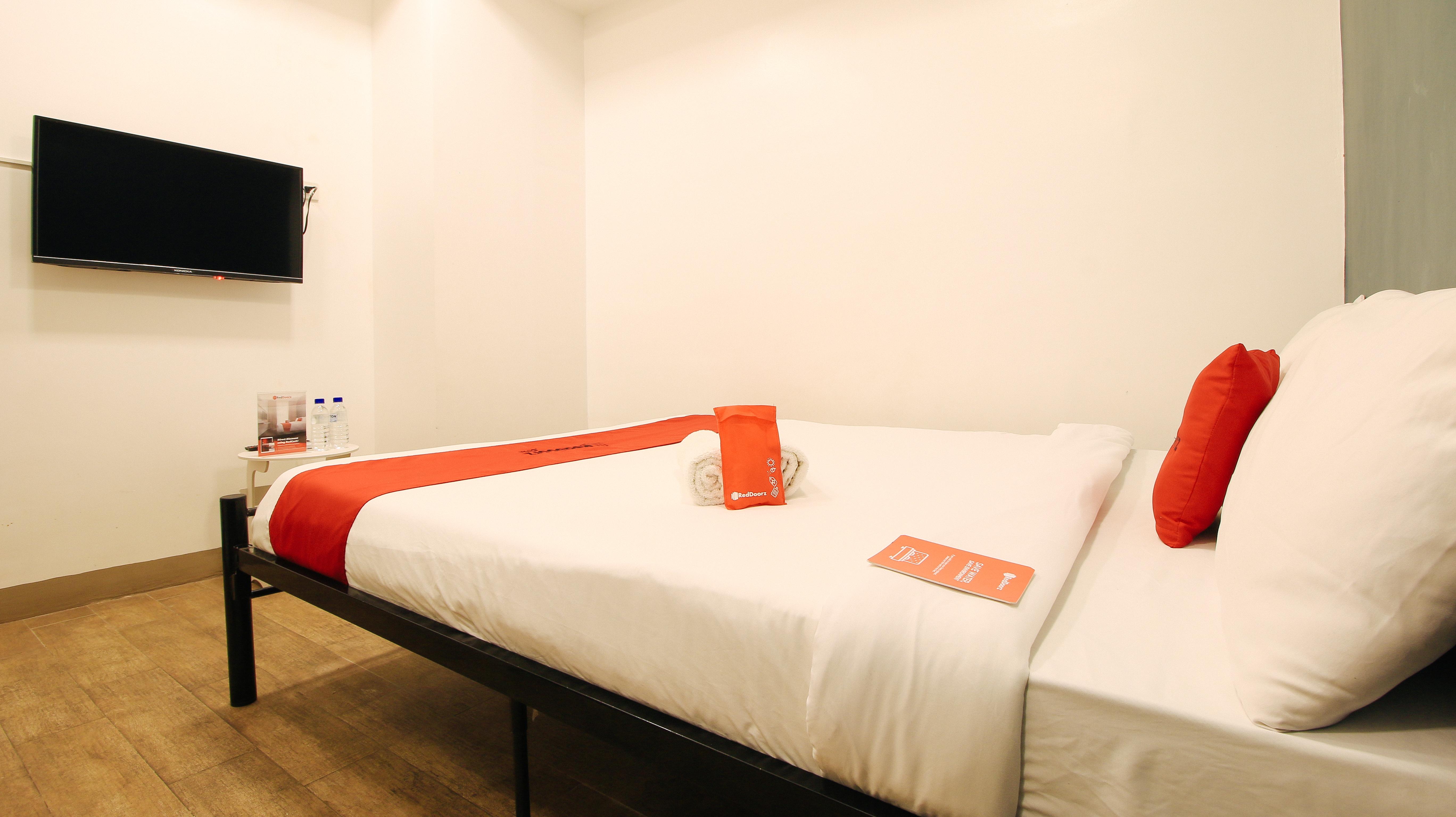 Reddoorz @ San Marcelino Malate 3*