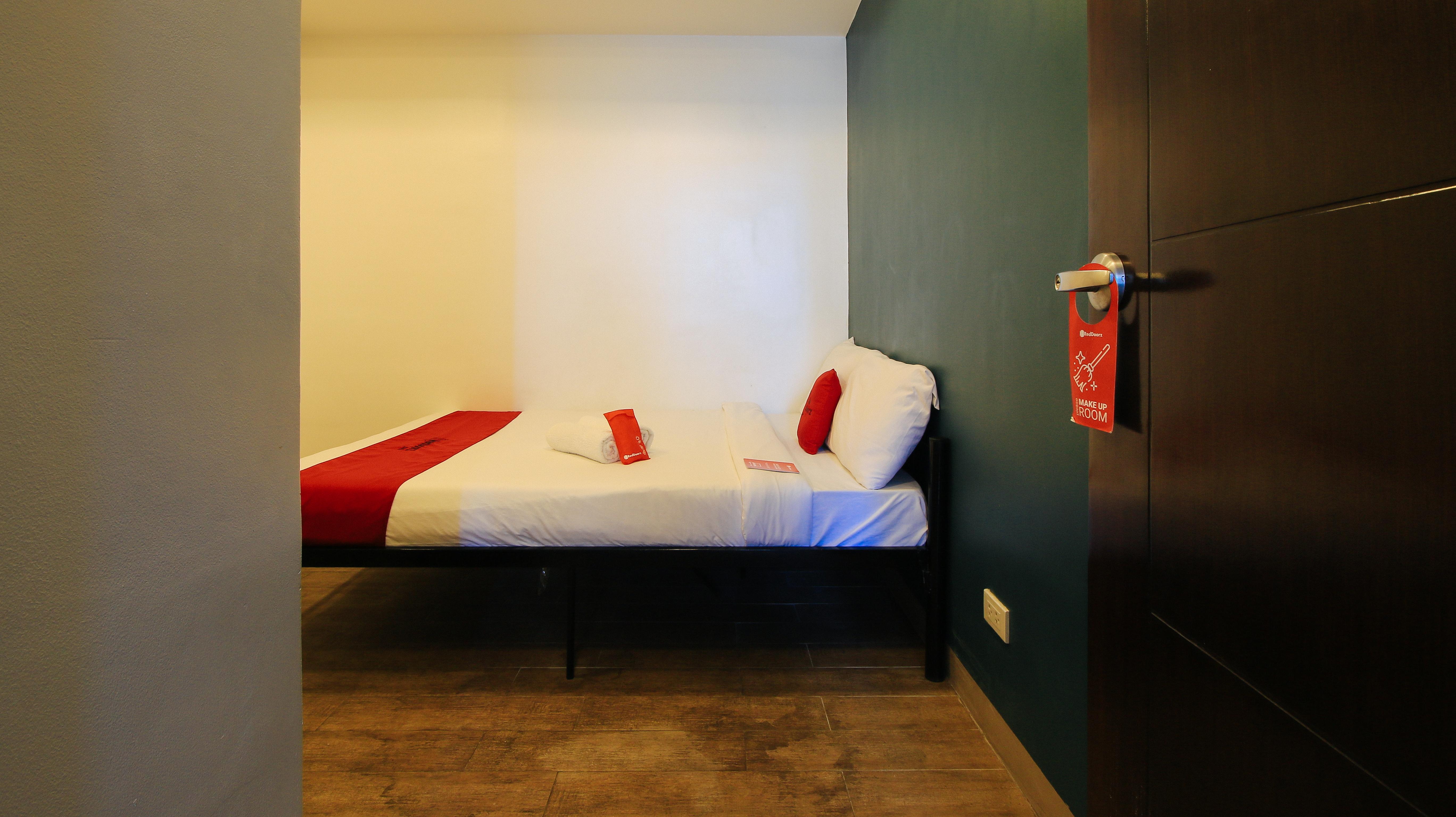 Hotel Reddoorz @ San Marcelino Malate