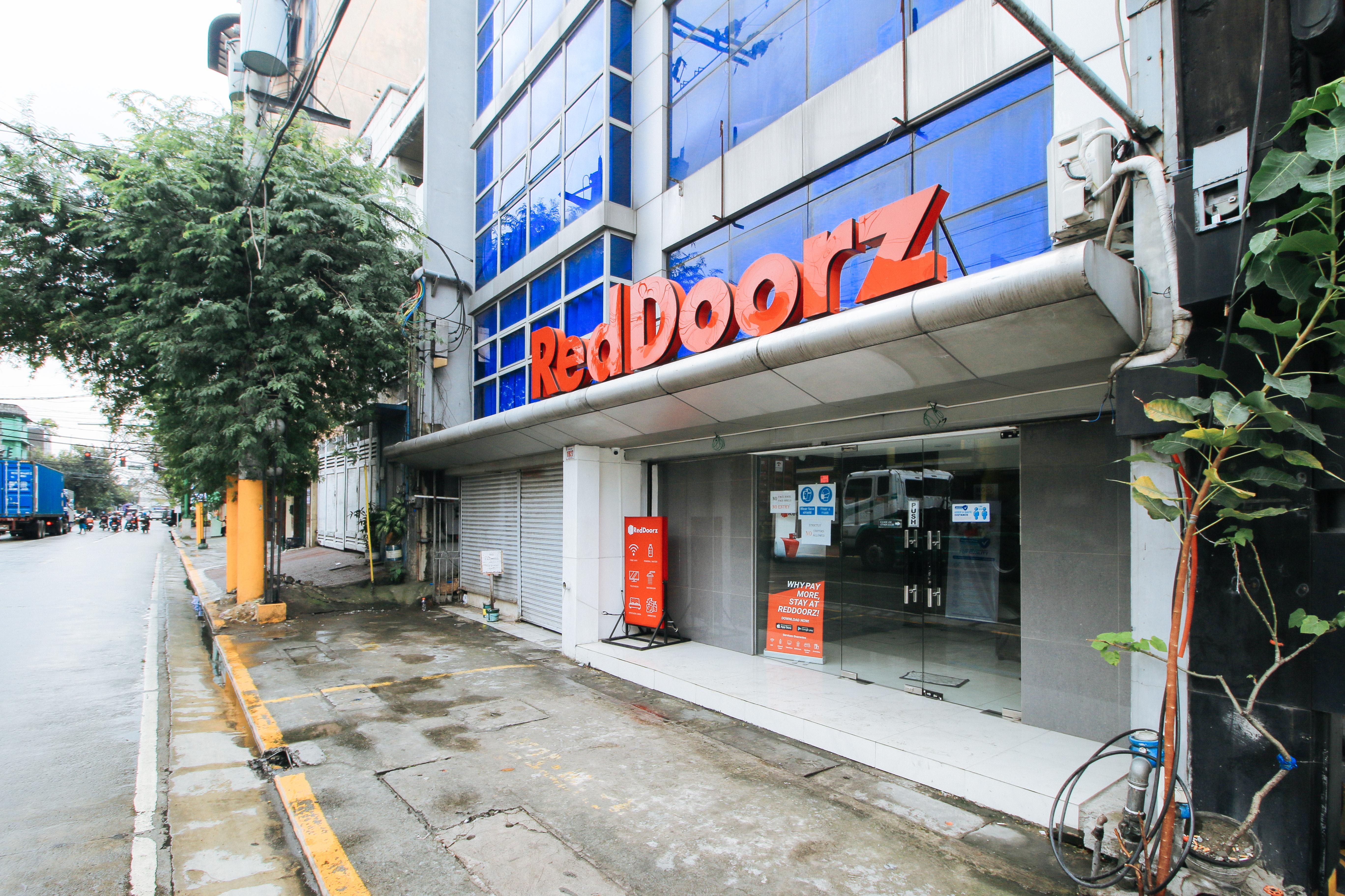 Hotel Reddoorz @ San Marcelino Malate 3*