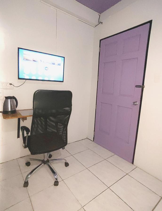 Manila Nomads Hostel
