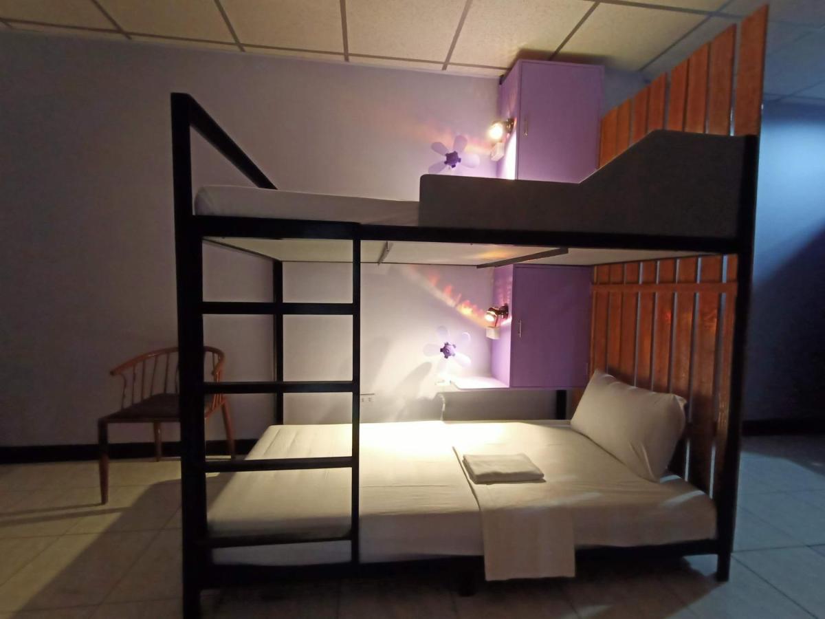 Hostel Manila Nomads Hostel