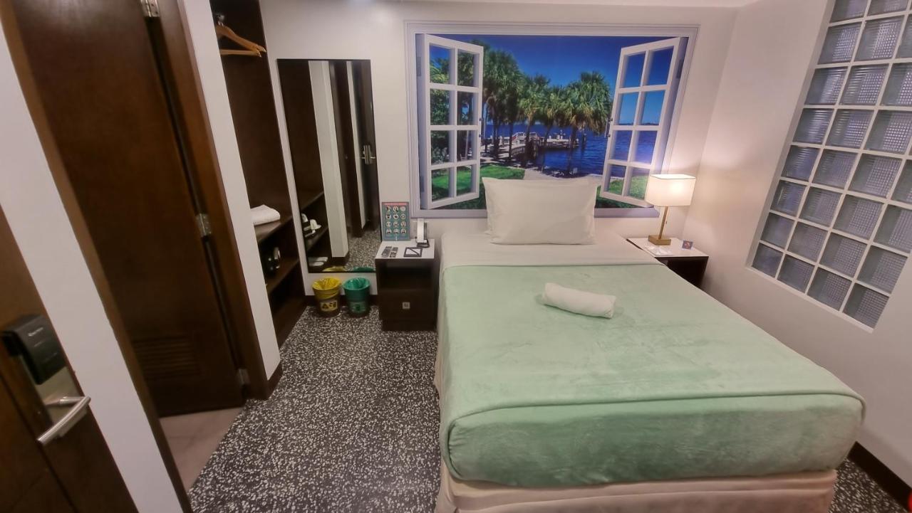 Hotel One Cristina Manila