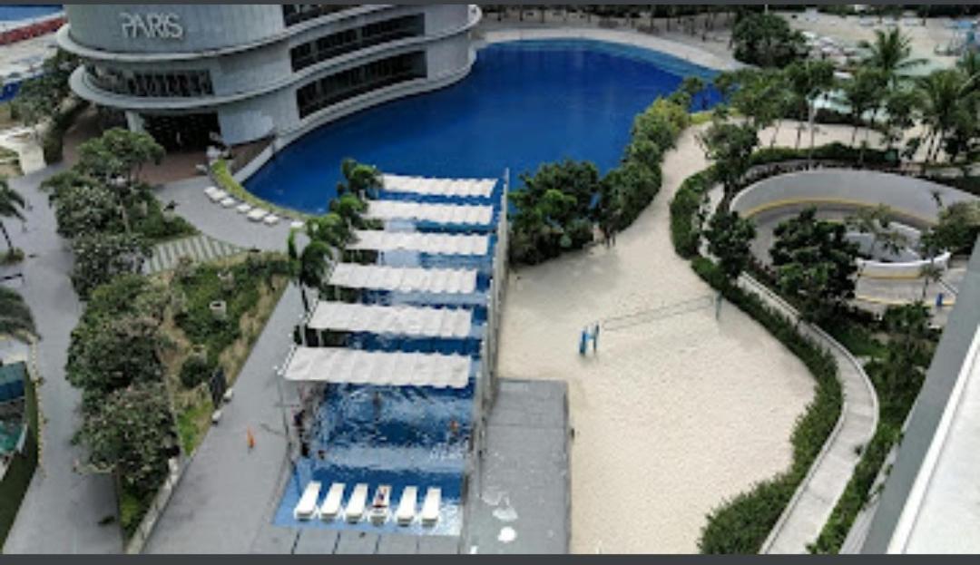 Azure Urban Residences Holiday home *