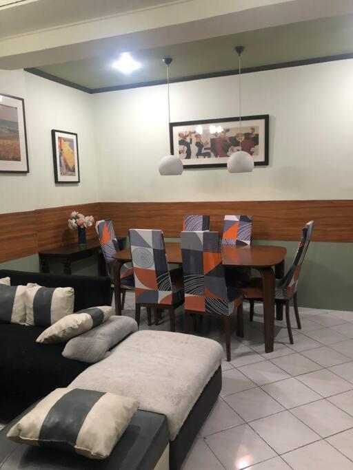 Apartamento 3br 70sqm Free Internet, Penthouse Unit In Ermita, Near Us Embassy Manila