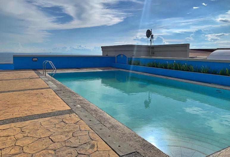 Luxurious & Spacious At The Heart Of Manila
