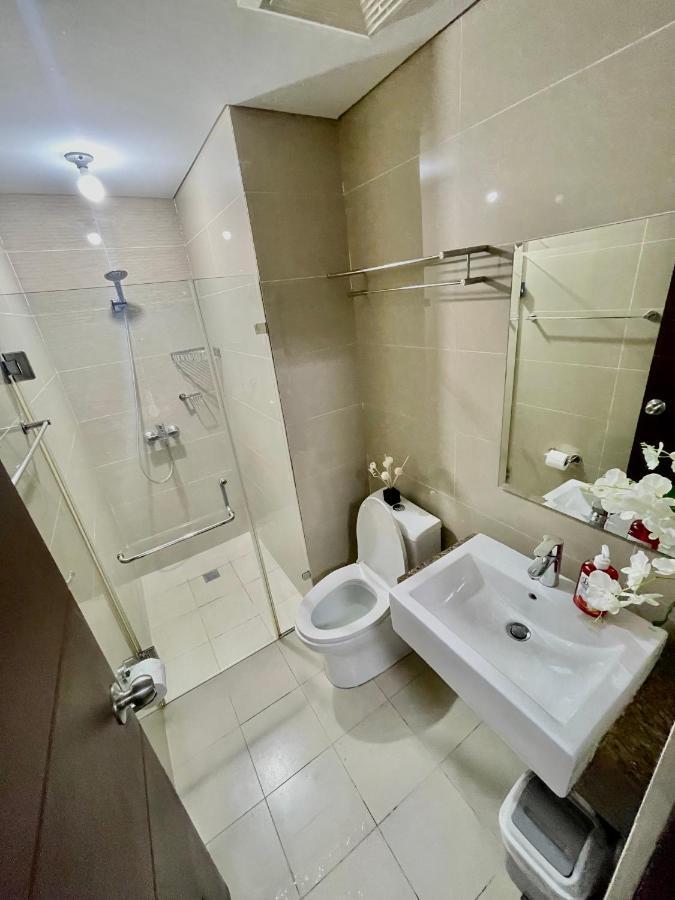 Two Palm Tree Villas Newport-elegante Condotel Type Aparthotel Manila
