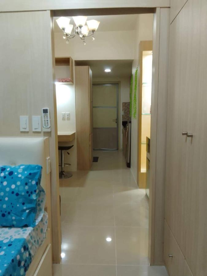 Ronnzel Staycation In Jazz Makati Apartment *