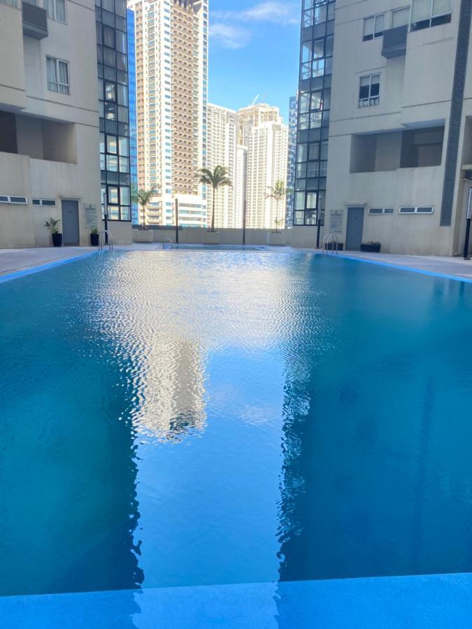 Comfy And Cozy 2br In Bgc With Wifi And Netflix Apartment *