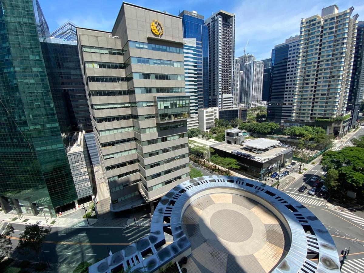 Apartment Comfy And Cozy 2br In Bgc With Wifi And Netflix *