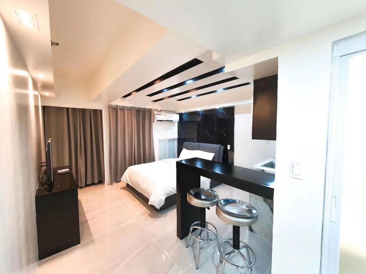 Apartment Burgundy Mckinley Place Service Apartment Manila