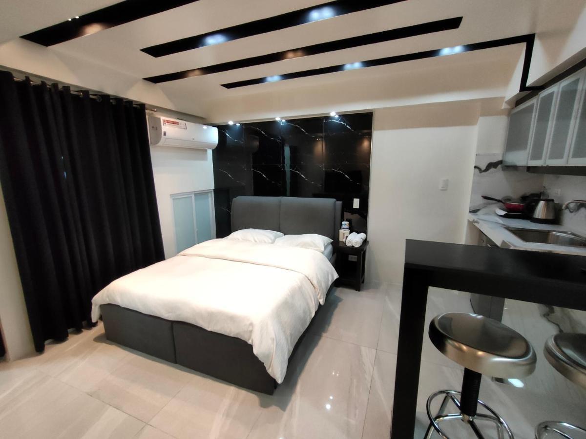 Apartment Burgundy Mckinley Place Service Apartment *