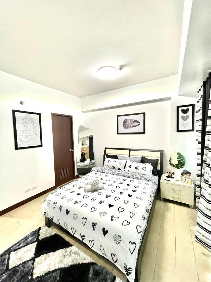 Two Palm Tree Villas Newport-elegante Condotel Type * Manila