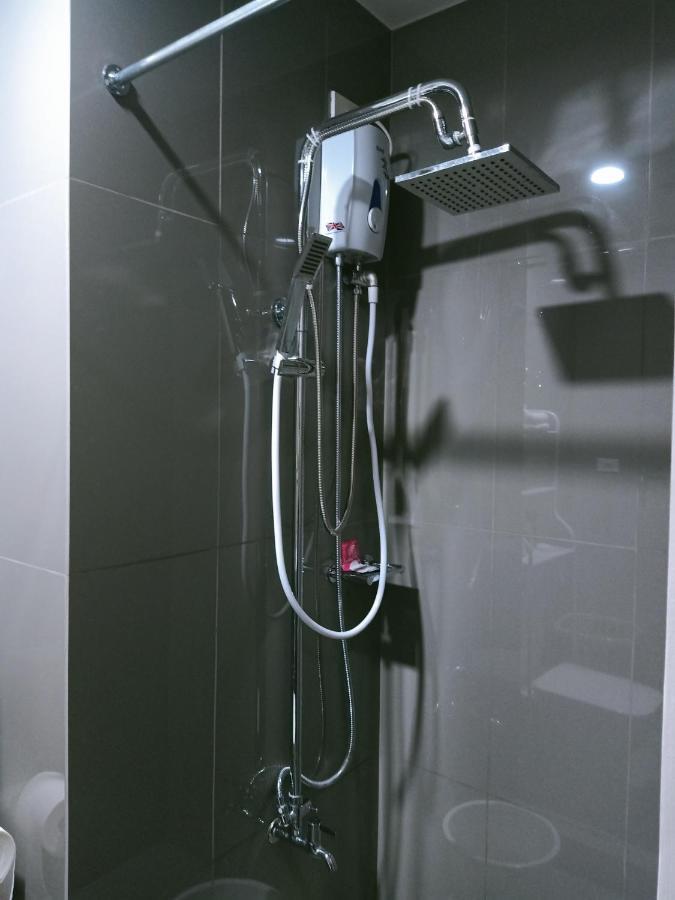 Apartment Marivic's Place At Air Residences Makati