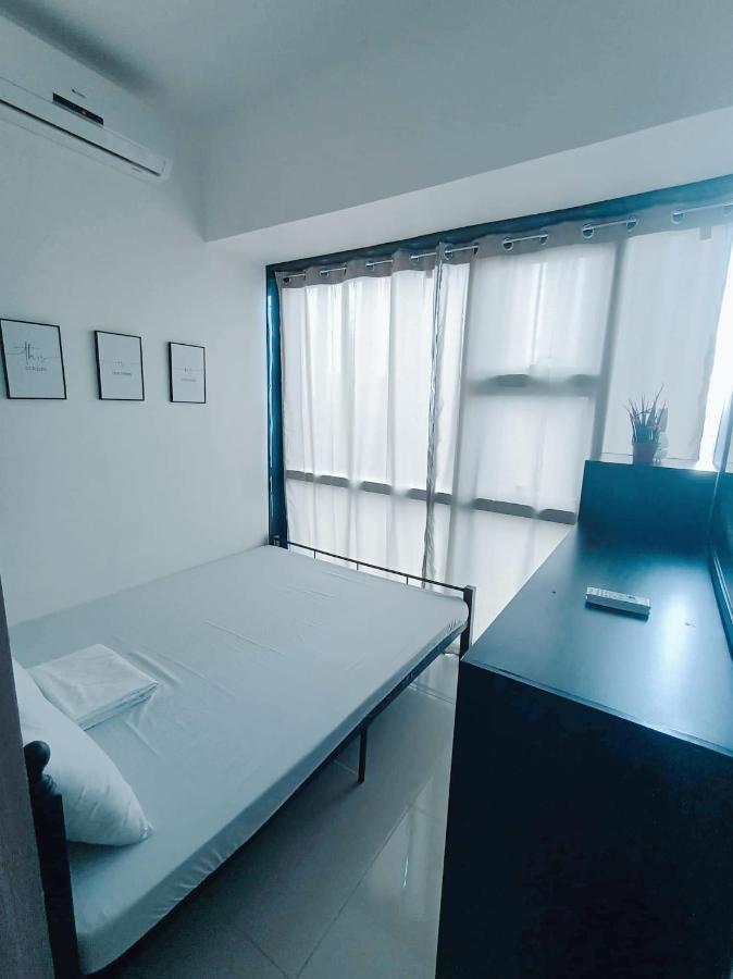 Aparthotel Fame Residences 2 Bedroom Pool View Manila