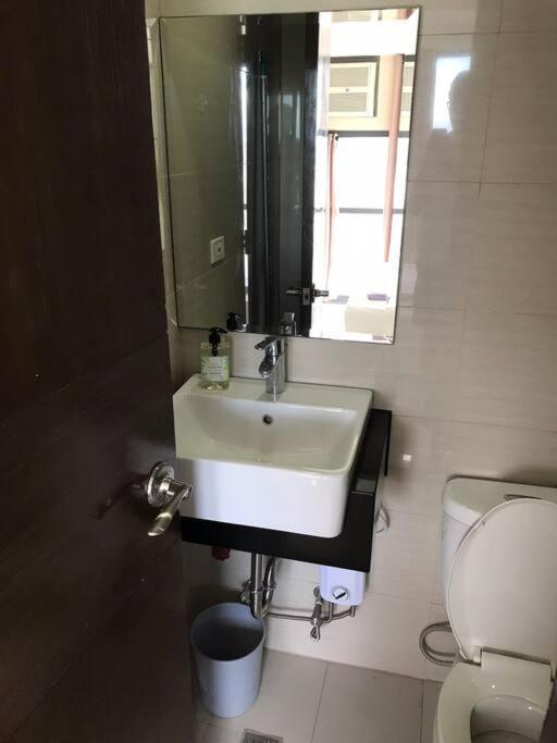 Apartamento Casa Antonio At Viceroy Mckinley Hill Manila