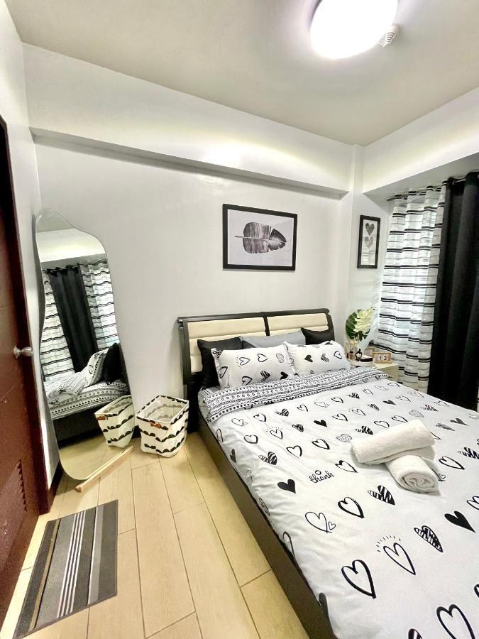 Two Palm Tree Villas Newport-elegante Condotel Type Aparthotel Manila