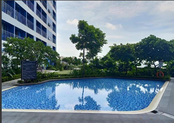 Marivic's Place At Air Residences Makati * Manila