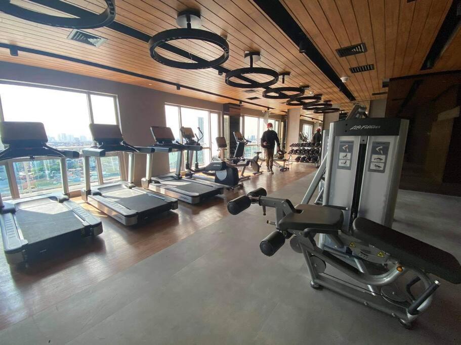 2 Bedroom Executive Under New Management Apartment *