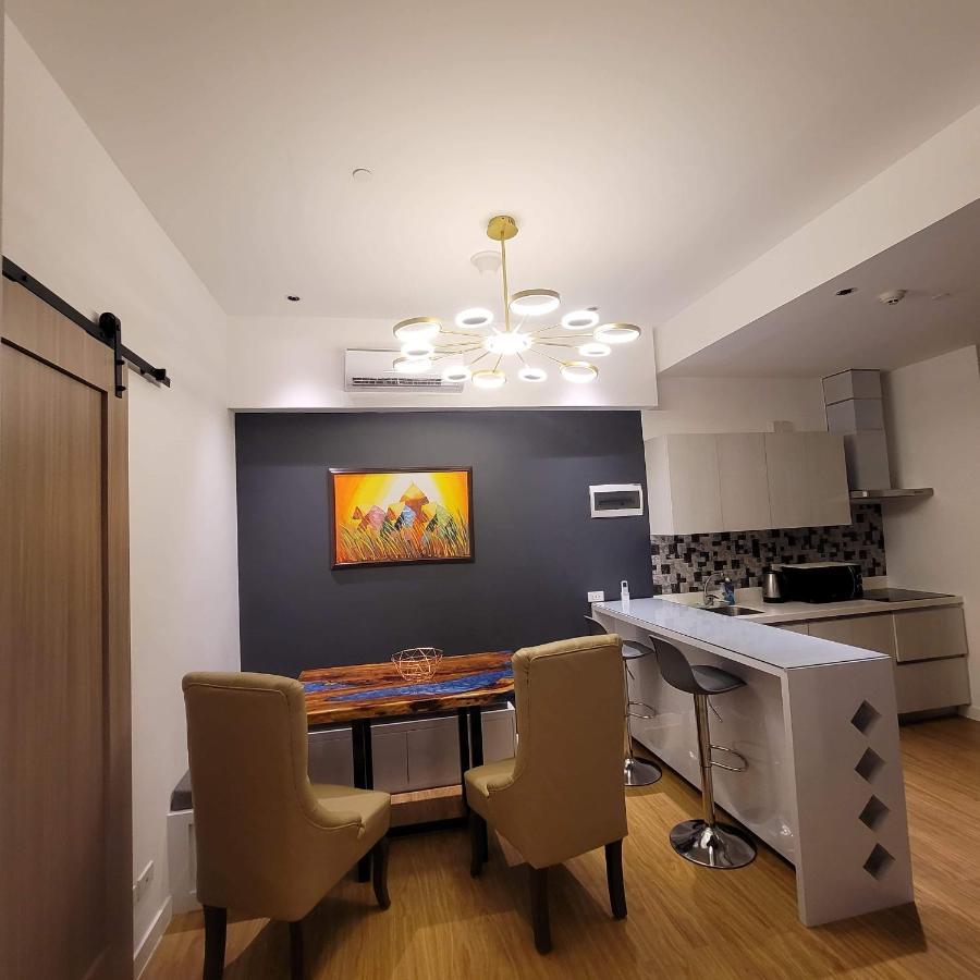 2 Bedroom Executive Under New Management * Manila