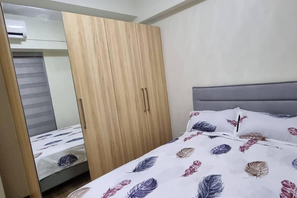 A Cozy 2 Bedroom In Metro Apartment *