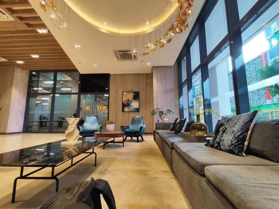 A2j Luxury 2br Near Uptown Mall Bgc Taguig Apartment