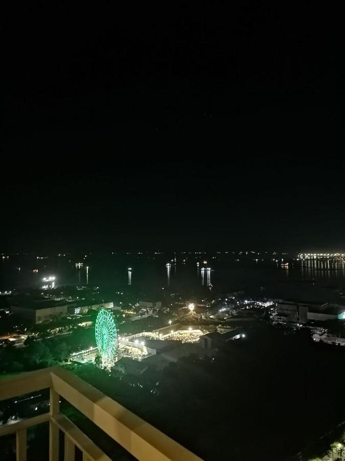 Penthouse Unit At Coast Residences Walking To Picc/star Manila