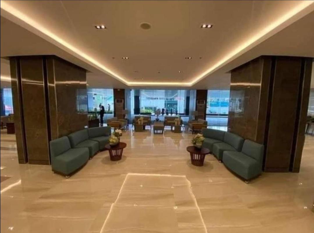 Penthouse Unit At Coast Residences Walking To Picc/star Apartment Manila