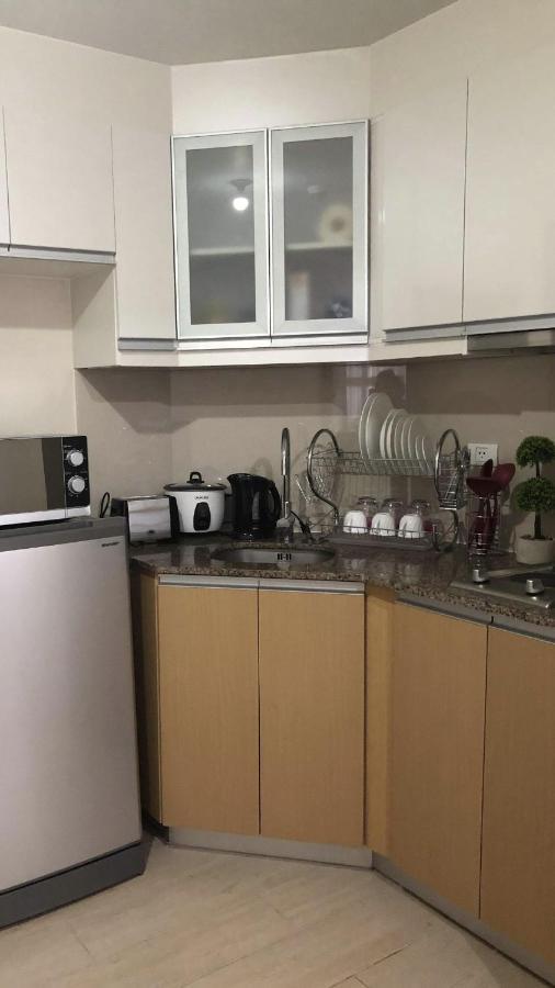 Robles' Unit At 81 Newport Boulevard Apartment