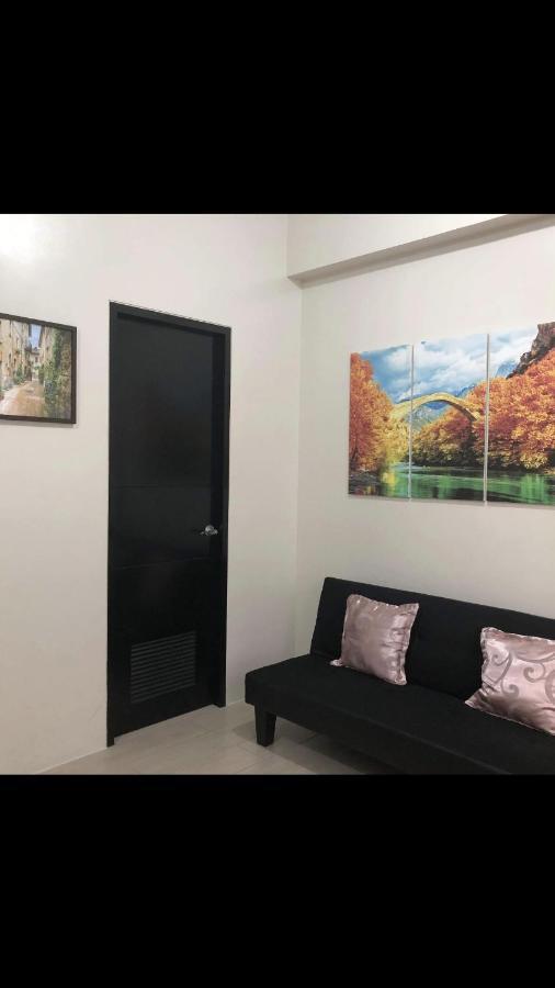 Apartment Robles' Unit At 81 Newport Boulevard