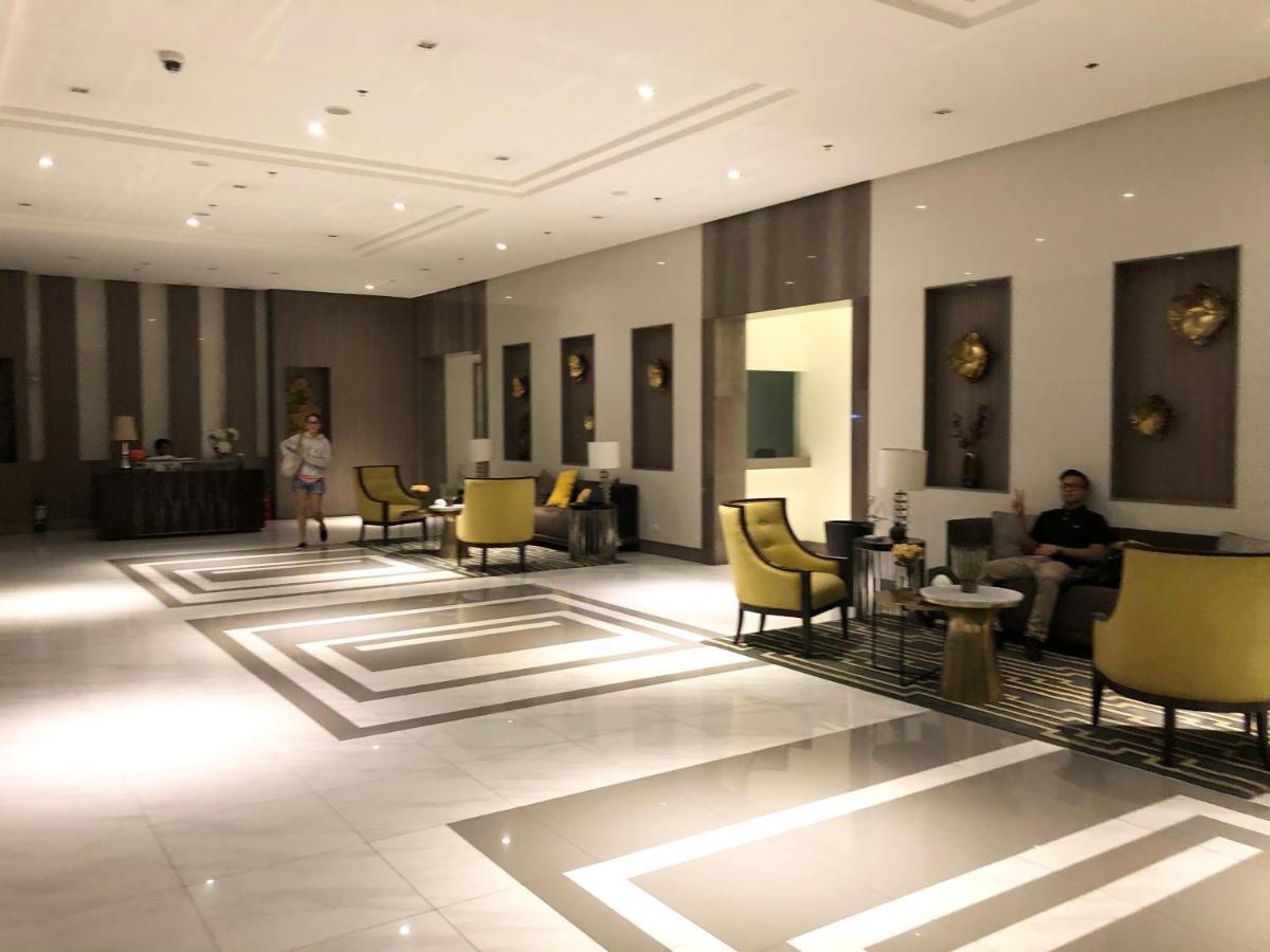Robles' Unit At 81 Newport Boulevard Manila