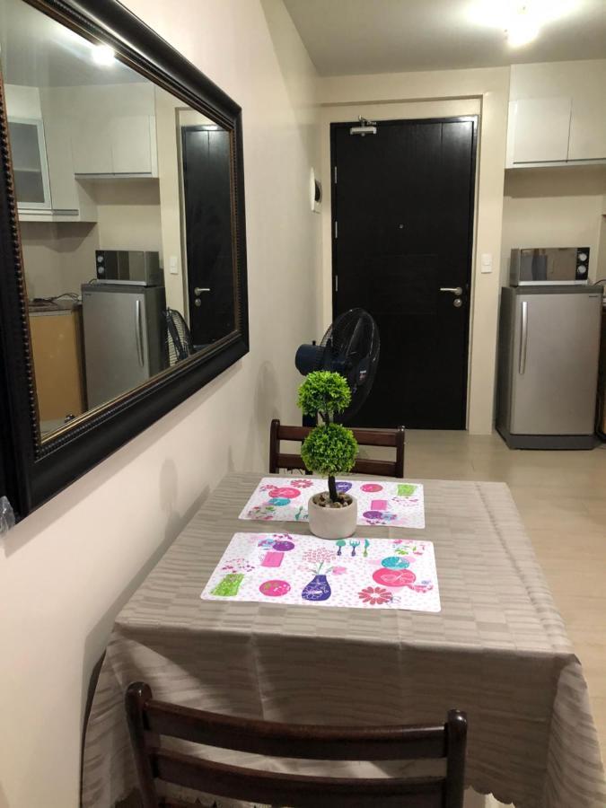 Robles' Unit At 81 Newport Boulevard Apartment *