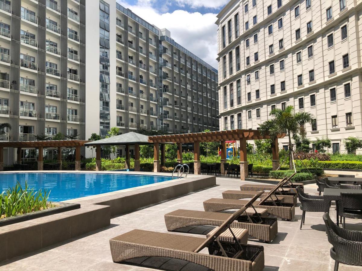 Robles' Unit At 81 Newport Boulevard *