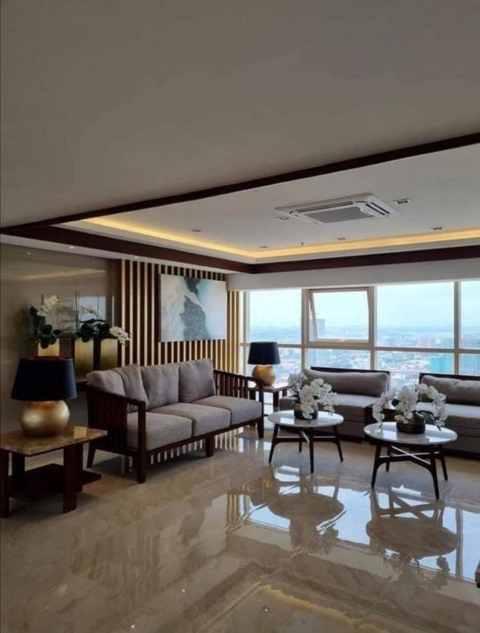 Apartment Penthouse Unit At Coast Residences Walking To Picc/star