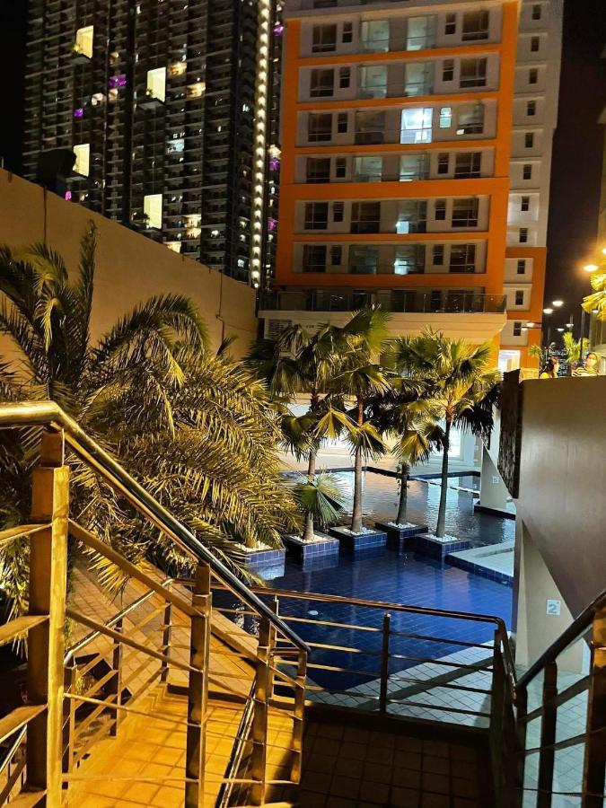 U806 2bedrooms Poolaccess Netflix Wifi85mbps Karaoke Manila