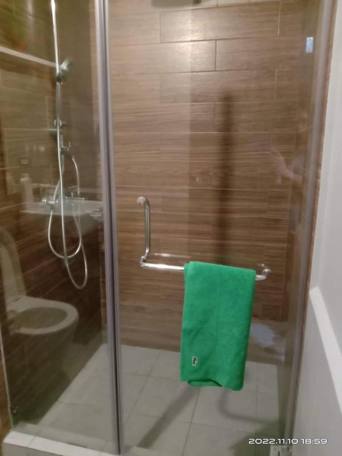 Apartment Q Radiance: Airport-adjacent Urban Oasis Manila
